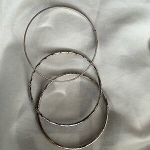 Set of 3 silver bangles